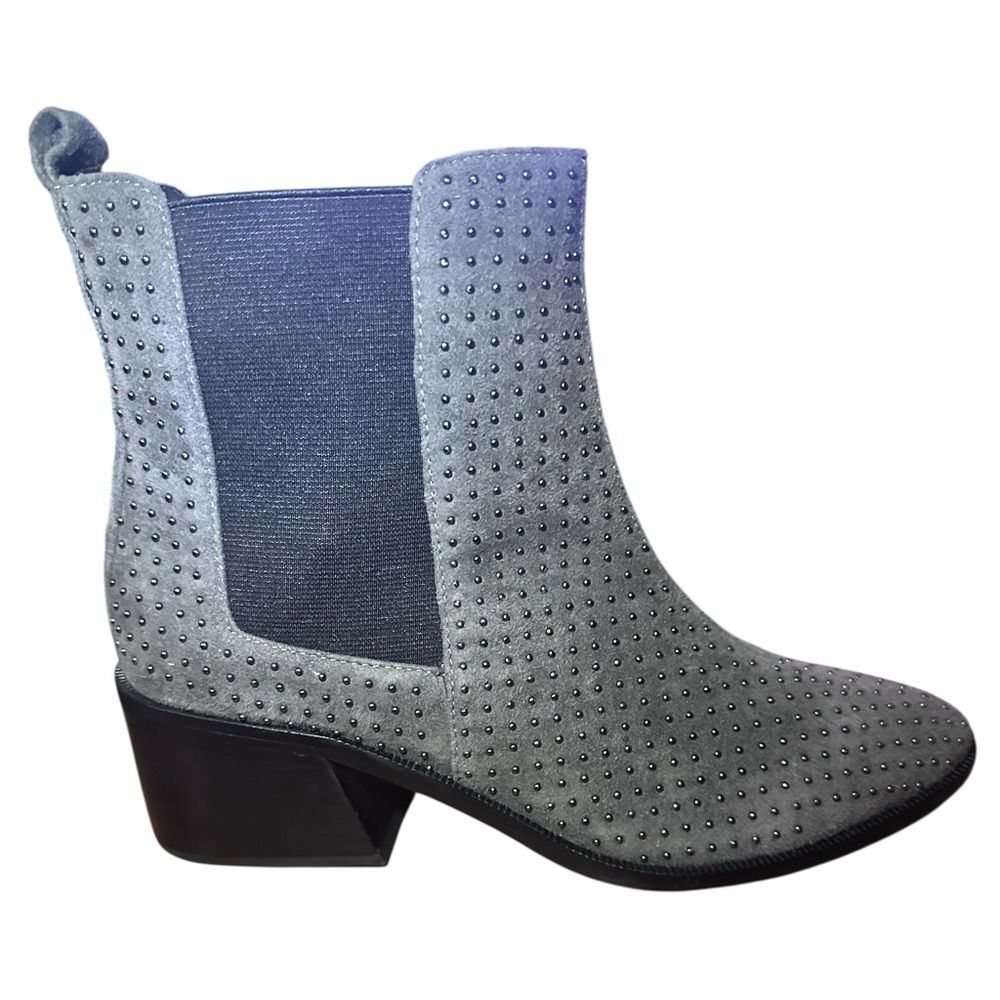 Alice + Olivia Allistair Silver Studded Chelsea Boot. SZ 7/38 Gray suede leather